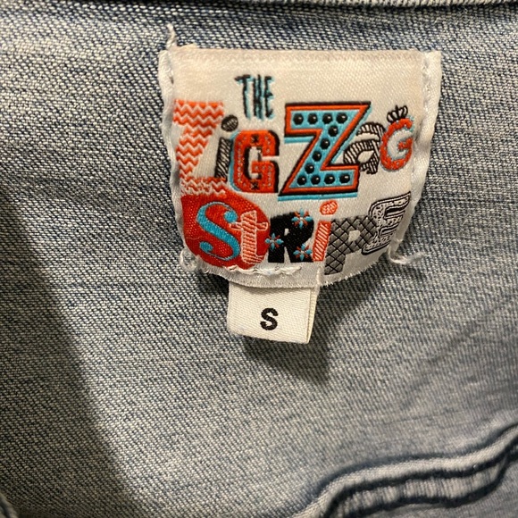 💁‍♀️🙋‍♀️Blue Blazer with Peplum Hem and Cropped Fit - Picture 3 of 4